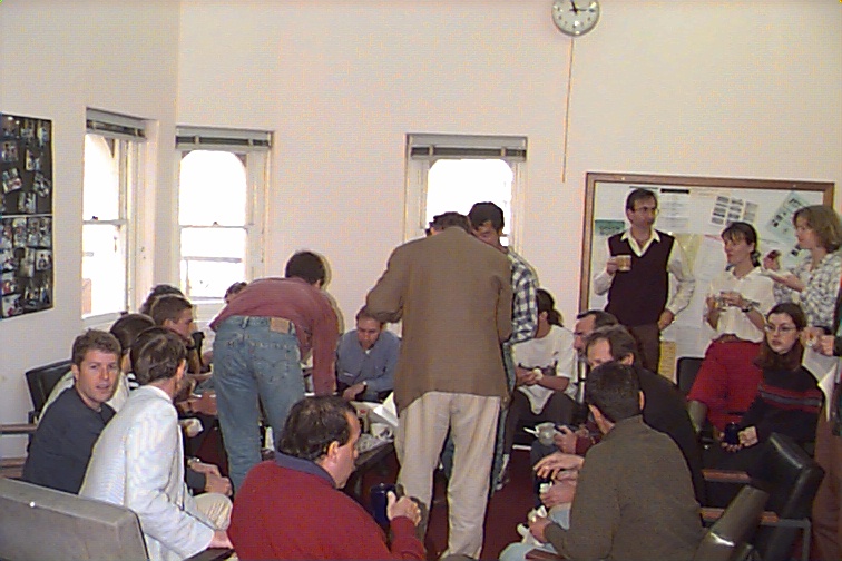 cafe1.jpg (159610 bytes)